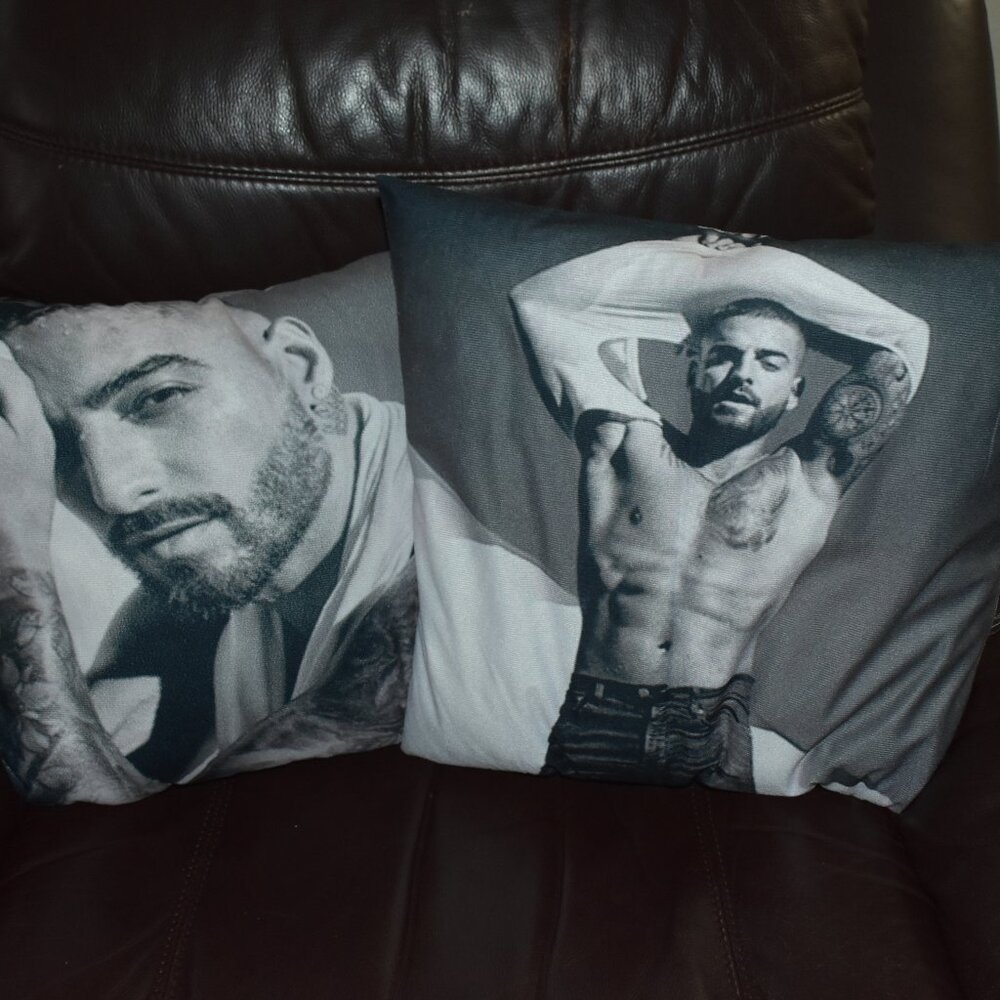MALUMA PROMO CALVIN KLEIN BLACK WHITE SHIRTLESS 2 VIEW CANVAS PILLOW THROW SET